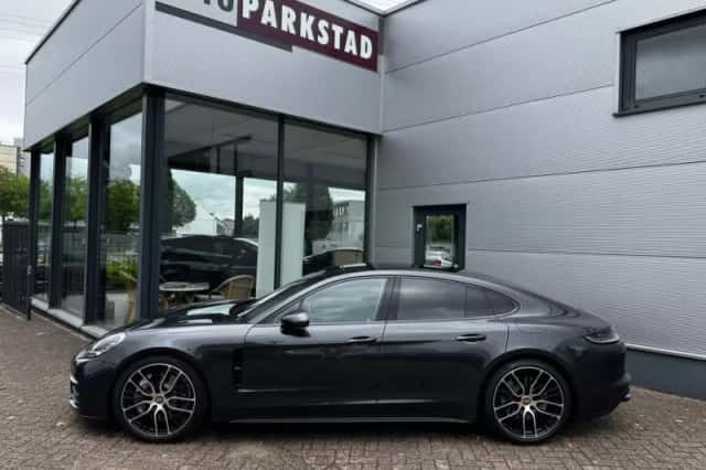 Porsche Panamera (2023) thumbnail 3