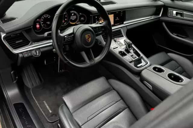 Porsche Panamera (2023) thumbnail 5