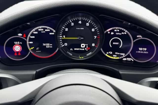 Porsche Panamera (2023) thumbnail 6