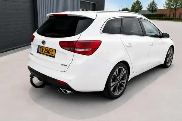 Kia Cee'd (2015) thumbnail 2