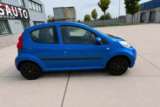 Peugeot 107 (2011) thumbnail 6