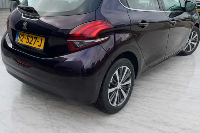 Peugeot 208 (2018) thumbnail 3