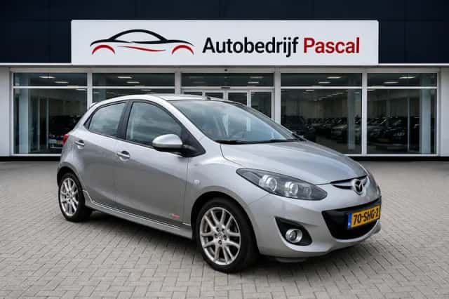 Mazda 2 (2011) thumbnail 4