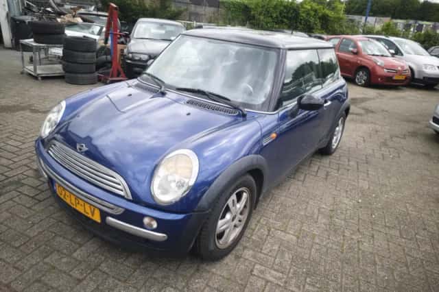 MINI Cooper (2003) thumbnail 1