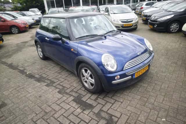 MINI Cooper (2003) thumbnail 4