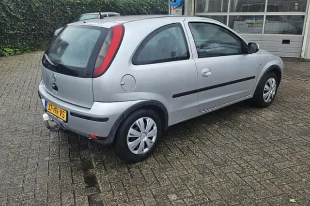 Opel Corsa (2004) thumbnail 6