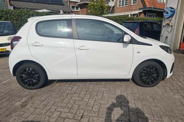 Peugeot 108 (2021) thumbnail 2