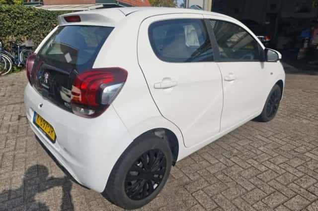 Peugeot 108 (2021) thumbnail 3