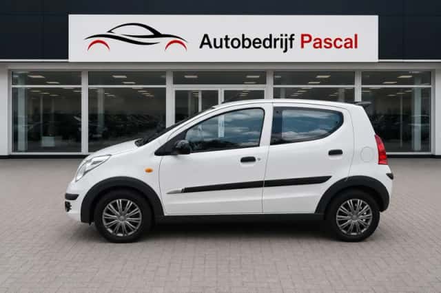 Suzuki Alto (2012) thumbnail 2