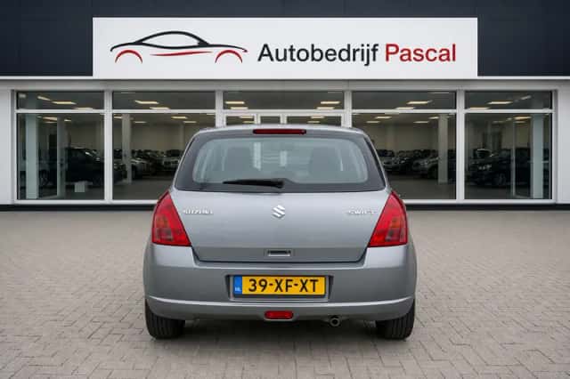 Suzuki Swift (2007) thumbnail 3