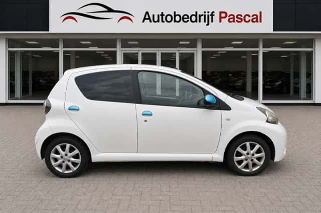 Toyota Aygo (2013) thumbnail 6