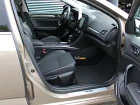 Renault Mégane (2016) thumbnail 3
