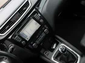 Nissan Qashqai (2015) thumbnail 8