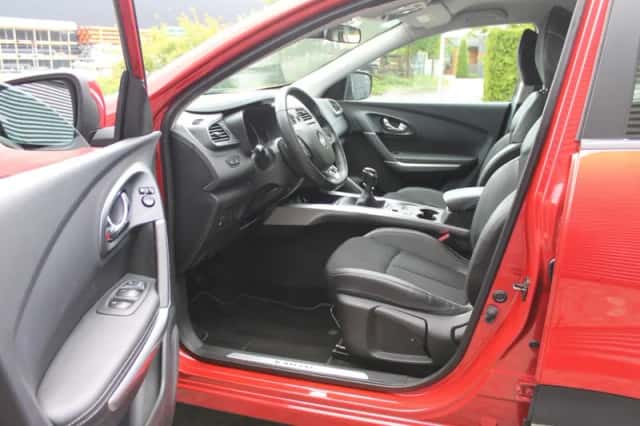 Renault Kadjar (2016) thumbnail 2