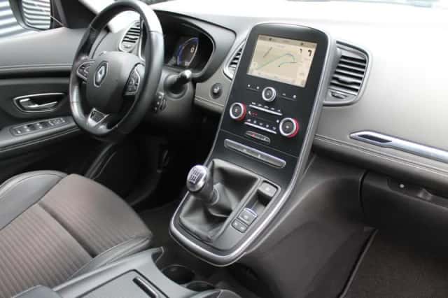 Renault Scénic (2017) thumbnail 9