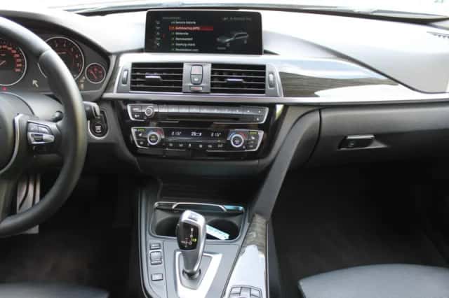 BMW 3-Serie (2016) thumbnail 10