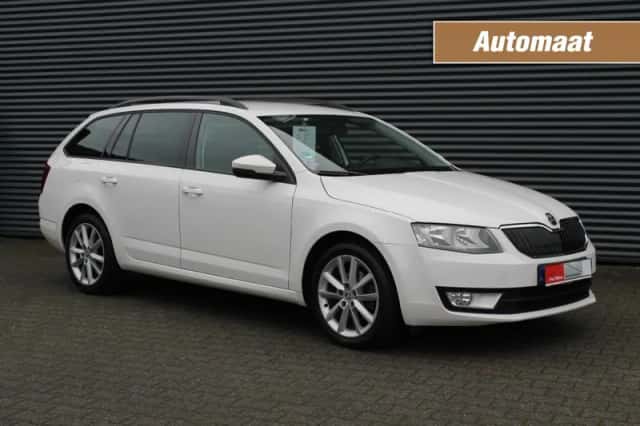 Škoda Octavia (2014) thumbnail 1