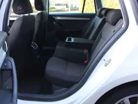 Škoda Octavia (2014) thumbnail 11