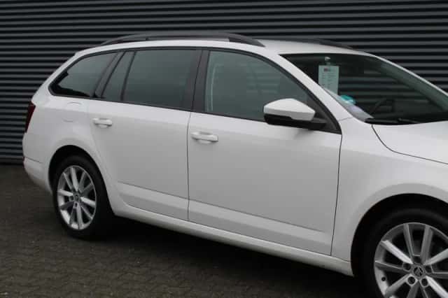 Škoda Octavia (2014) thumbnail 15
