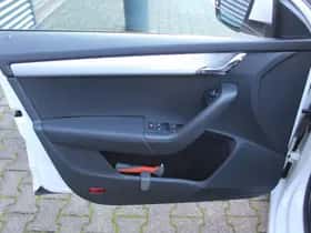 Škoda Octavia (2014) thumbnail 5