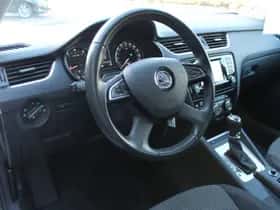 Škoda Octavia (2014) thumbnail 6