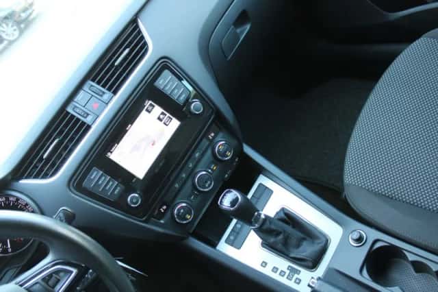 Škoda Octavia (2014) thumbnail 8