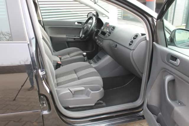 Volkswagen Golf (2008) thumbnail 3