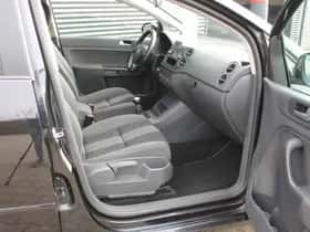 Volkswagen Golf (2008) thumbnail 3