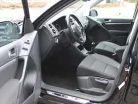 Volkswagen Tiguan (2013) thumbnail 2