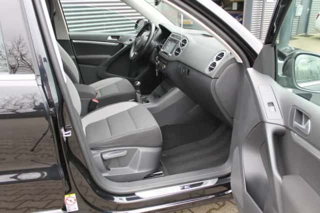 Volkswagen Tiguan (2013) thumbnail 3
