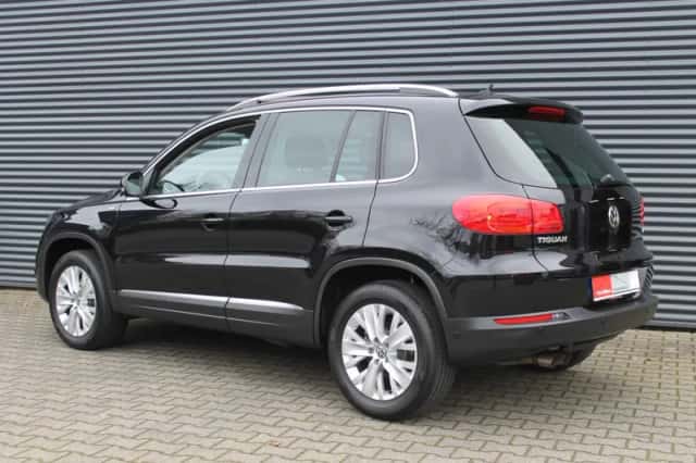 Volkswagen Tiguan (2013) thumbnail 24