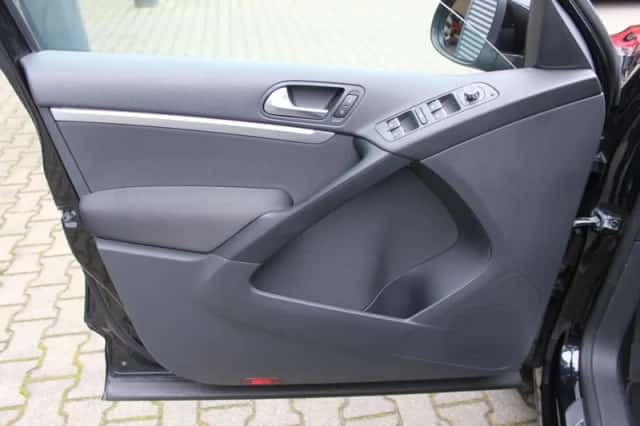 Volkswagen Tiguan (2013) thumbnail 5