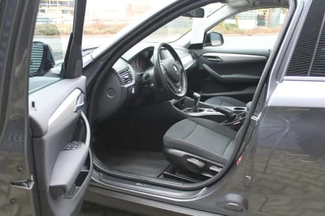 BMW X1 (2014) thumbnail 2