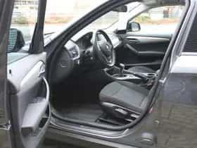 BMW X1 (2014) thumbnail 2