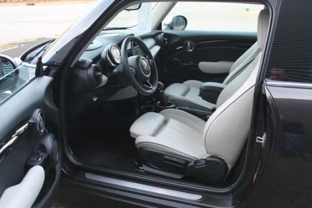 MINI Cooper (2015) thumbnail 2