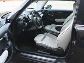 MINI Cooper (2015) thumbnail 2