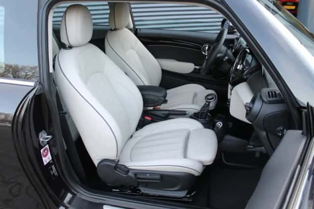 MINI Cooper (2015) thumbnail 5