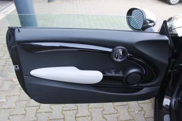 MINI Cooper (2015) thumbnail 6