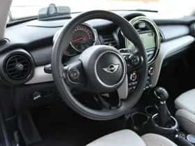 MINI Cooper (2015) thumbnail 7