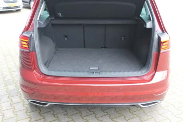 Volkswagen Golf (2018) thumbnail 13