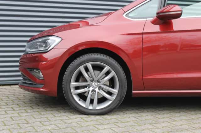 Volkswagen Golf (2018) thumbnail 16
