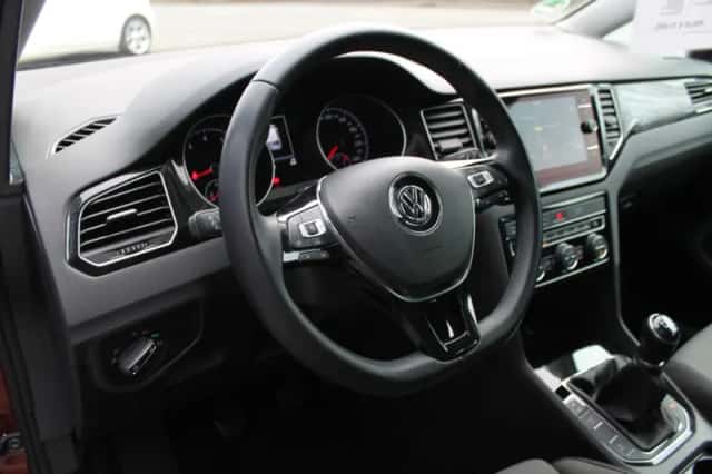 Volkswagen Golf (2018) thumbnail 6
