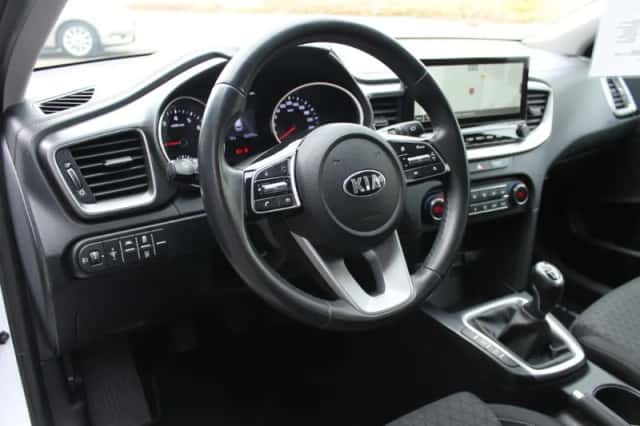 Kia Ceed (2020) thumbnail 6