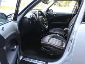 MINI Countryman (2015) thumbnail 2