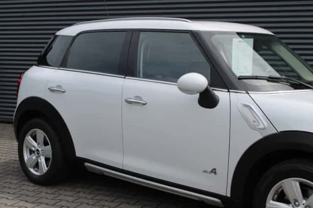 MINI Countryman (2015) thumbnail 15