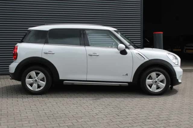 MINI Countryman (2015) thumbnail 17