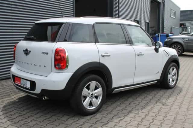 MINI Countryman (2015) thumbnail 18