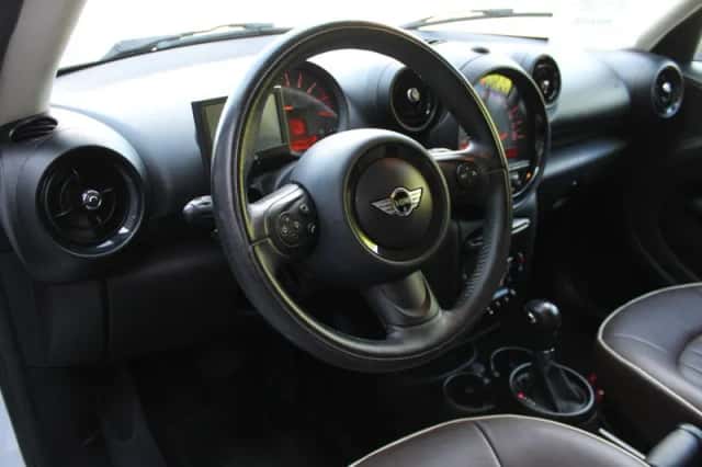 MINI Countryman (2015) thumbnail 6