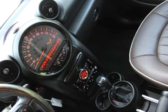 MINI Countryman (2015) thumbnail 8