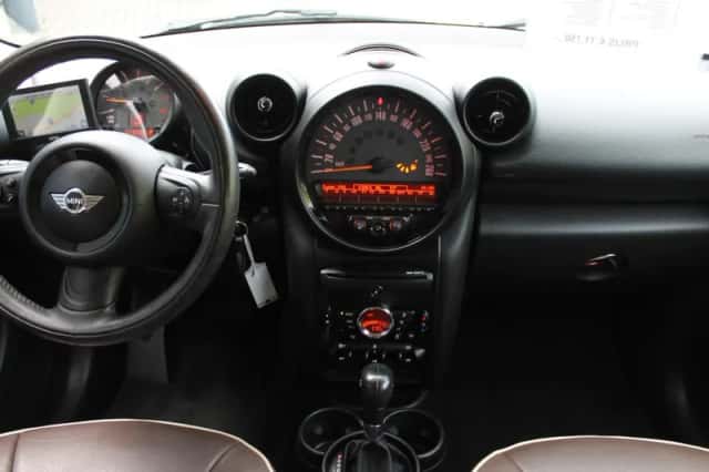 MINI Countryman (2015) thumbnail 10